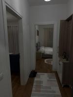 Golden Apartment 1 - B&B Kamëz