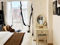 Lizi's Home-Lizi Boutique Guesthouse and Family Apartment-Nearby Tiananmen square and Houhai-5mins walk to subway - Chambres d'hôtes Pékin