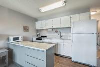 Downtown Condo with Riverview & Balcony - B&B Bend
