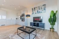 Thameside Suite | Free Parking | 2 BR | Heathrow - Bed and Breakfast Staines