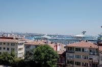 Sea View Two-Bedroom Suite in Managed Residence - Parking and Elevator - Bed and Breakfast Istanbul