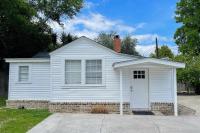 Cozy cottage near beach/bars/dining with enclosed yard, AC, & W/D - Ferienwohnung Saint Simons Island