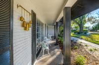 Sleeps36 2Homes 12BR Heated Pool Spa Pickleball 14 Parking - Bed and Breakfast Clearwater