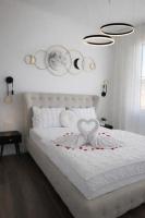 Sika Miraj Apartment-New On Booking!! - Chambres d’hôtes Arad