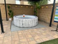 Spacious 4BR w Backyard Spa Near Westgate - B&B Youngtown