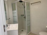 Estudio con cama extragrande