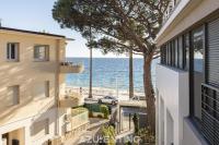 Azurenting - T2 Front de Mer - Clim - Parking - Chambres d’hôtes Antibes