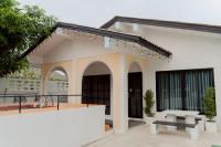 ชรินพูลวิลล่าบางแสน Swan Villa Bangsaen Won Beach - B&B Ban Thai Don