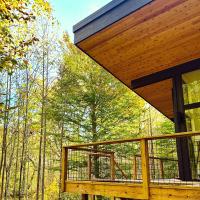 Anjuna House - a Scandi riverfront forest getaway - Bed and Breakfast New Pekin