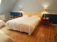 Nichtraucher-Suite mit großem Doppelbett