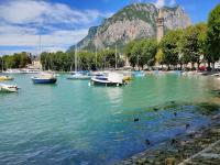 Apartment with a Mountain View - B&B Lecco