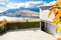 Lakeview 4BR Retreat with Spacious Living - Close to Town - B&B Distretto di Queenstown