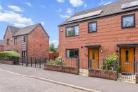 NEW Modern Townhouse Holiday Home Free Parking - Chambres d’hôtes Manchester