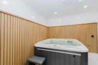 The Base at Rawson Retreat - Unwind with Private Spa - B&B Jindabyne
