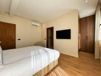4-Suite Villa, Private Pool at Jade Garden - B&B El Rhechat