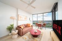 1Bedroom Sip in Style Apt in Queens Wharf - level 33 with City and River view - B&B Brisbane