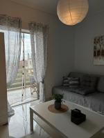 Sunny Beachfront Apartment - Chambres d'hôtes Nerántza