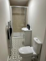 Modern 6 En-Suite Bedroom House Near Salt End. - B&B Kingston upon Hull