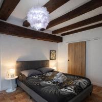 Studio de charme avec cheminée décorative - B&B Angers