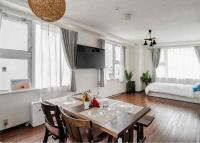 Cuculu Maejima 5階 ハイビスカスルーム - B&B Naha