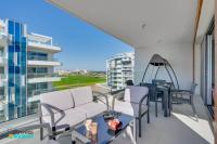 Majestic Sunset Salt Lake Views 300m from beach - Ferienwohnung Larnaka
