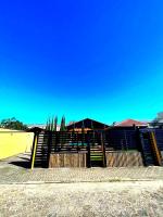 Luxo próximo ao mar c hidro e piscina - B&B Itapoá