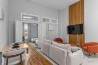 Steps from Soulard Farmers Market| Private Balcony - Bed and Breakfast Saint Louis