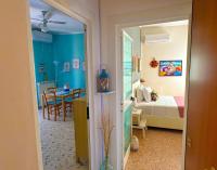 LA VERANDA BLU - Refined Marine-Inspired Apartment ,Central NETTUNO, steps to the sea & beaches, close to the train station - B&B Nettuno