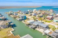 Amazing Bayfront, Private Dock, & Huge Deck - B&B Freeport