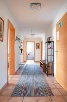 Coraline -Koblach, 6-10 P, 3 Schlafzimmer, Küche, riesige Terrasse, Parkplatz, WiFi, Stellplatz Ski - Chambres d'hôtes Koblach