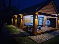 Naujai įrengtas atostogų namelis su kubilu ir pirtimi papildomai - B&B Anykščiai