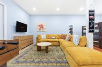 Ultimate Backyard Pool Game Room Kid's Room - Bed and Breakfast San Antonio