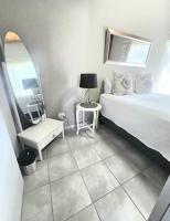 Zhantique Guest House 2- Unit 11 - B&B Boksburg