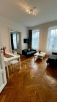 Central Family Residence at Stadthalle - Bed and Breakfast Wenen