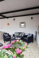 Casa Šimeti Charming Mediterranean Home near Poreč with Private Garden & Free Parking - B&B Poreč