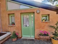 Romantic Tiny House with Private Pool & Fenced garden - Pet friendly - B&B Kostrena