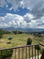 Appartement Cosy avec Vue Montagne, Balcon & Parking Gratuit - Chambres d'hôtes Font-Romeu