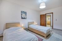 Bright Sea-Side Living in St Pauls Bay - Ferienwohnung St Paul's Bay