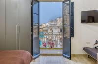 Modern Qormi Stay with Private Balcony near City Square - B&B Santa Venera
