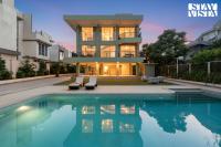 StayVista at Terra Palms with Pool, BBQ - Chambres d’hôtes Lonavla