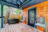 Dog-friendly home with large patio, W/D & central AC - B&B San Antonio