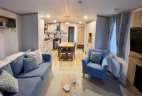 Beautiful home in Away Resorts, St Helens - B&B St. Helens