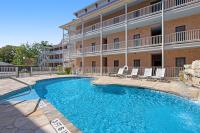 River view condo with a pool, washer/dryer, central AC - snowbirds welcome - B&B New Braunfels