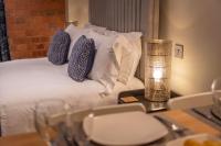 Staycation York at 1 Cocoa Suites with free parking - B&B York