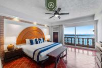 Beachfront Puerto Vallarta studio with pool, WiFi - B&B Puerto Vallarta