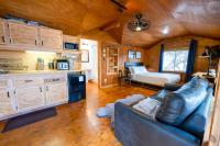 Anasazi Cliffs Lodging - B&B Apple Valley