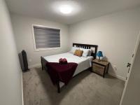 Luxury 3bedroom House with Kingsize Master bedroom - B&B Airdrie