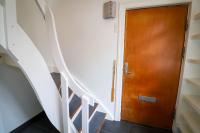 Spacious 3-Bedroom Apartment with Comfy Beds in Central Vágur, Island of Suðuroy - Chambres d'hôtes Vágur