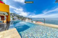 Chic Studio -Rooftop Pool - Ocean View - King Bed - B&B Puerto Vallarta