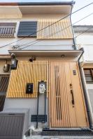 Entire Home Walk to Umeda Up to 7 Family Friendly - Chambres d'hôtes Osaka